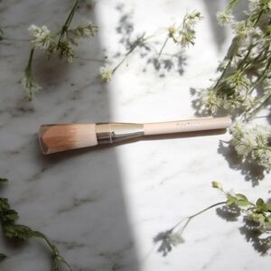 Rare Beauty Blush Brush with Cream Handle